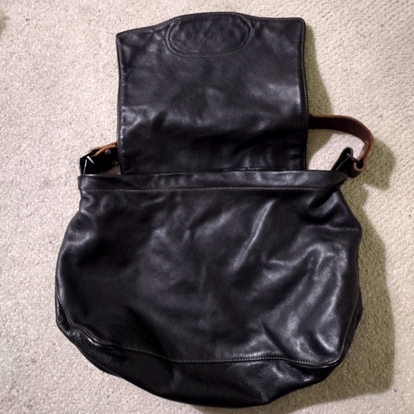 Tylie Malibu Soft Leather Shoulder Bag - Picture 3 of 6